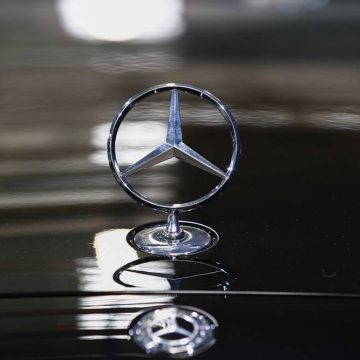 Lucros da Mercedes-Benz sobem 3% para 6.784 milhões no 1.º semestre