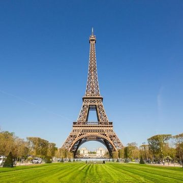 Torre Eiffel está enferrujada e degradada. Reabilitação vai custar 60 milhões de euros