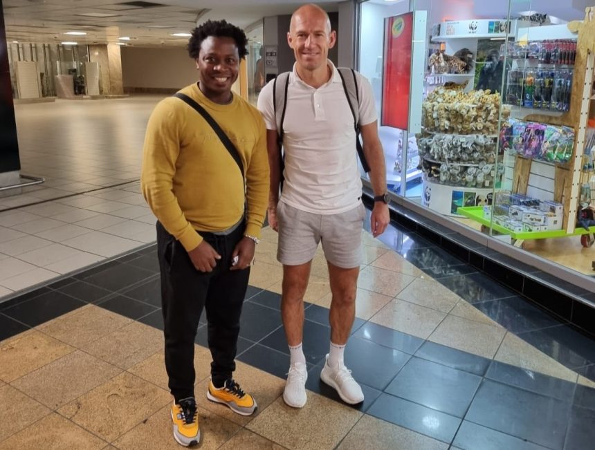 Arjen Robben passa férias em Moçambique