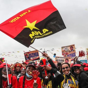 Presidente de Angola e MPLA declarados vencedores de eleições disputadas