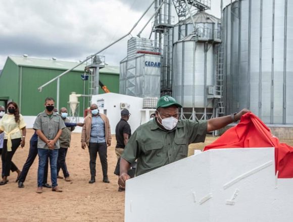 Nyusi inaugura fábrica de processamento de milho avaliada em 130 milhões de meticais