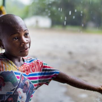 Beber água da chuva representa um risco grave para a saúde humana