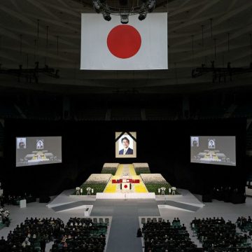 Shinzo Abe despedido com “Guns and Roses” em funeral orçado em 11,5 milhões de dólares