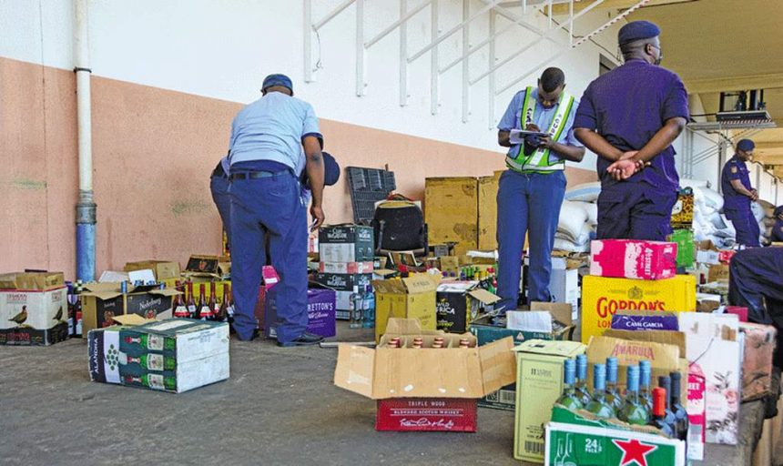 Autoridade Tributária apreende mais de 500 caixas de bebidas alcoólicas sem selo fiscal