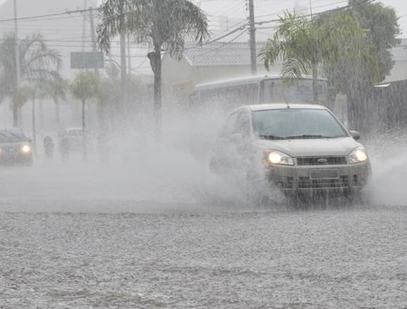 Tempestade tropical ocasiona chuvas