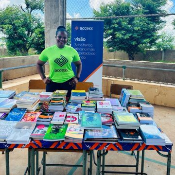 Access Bank apetrecha bibliotecas de escolas secundárias em Tete e Nampula