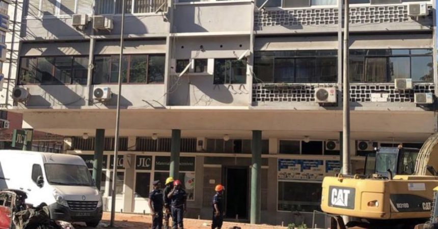 Luanda: Há um outro edifício em risco iminente, alertam bombeiros