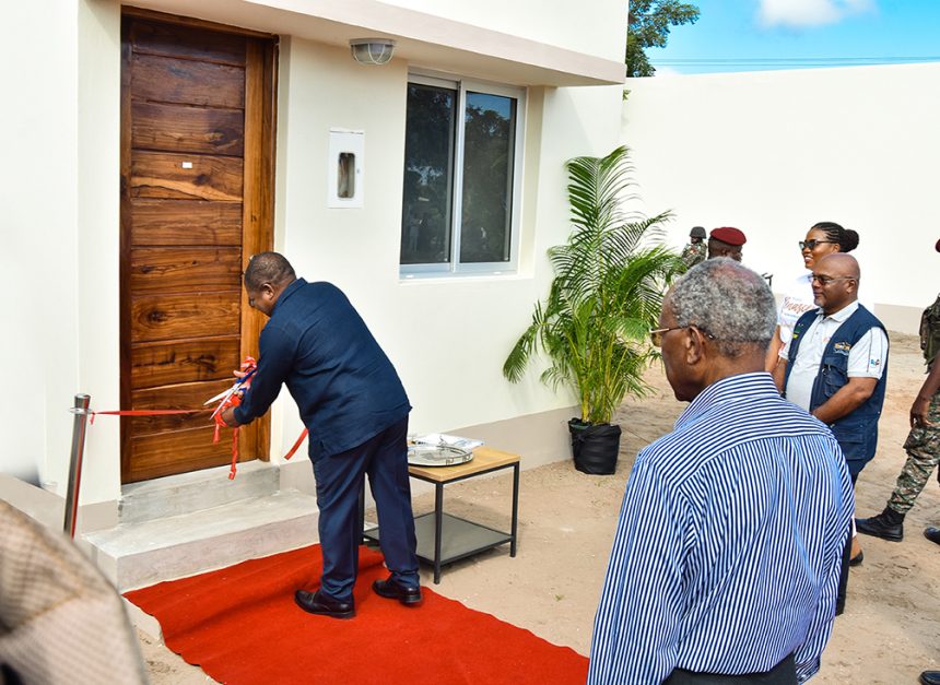 Cidade de Maputo: Chefe do Estado faz a entrega de 100 novas casas tipo-zero destinadas aos jovens