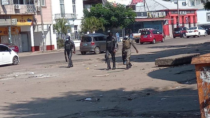 Homenagem ao Azagaia: Polícia acusada de deter e torturar manifestantes, mas corporação nega