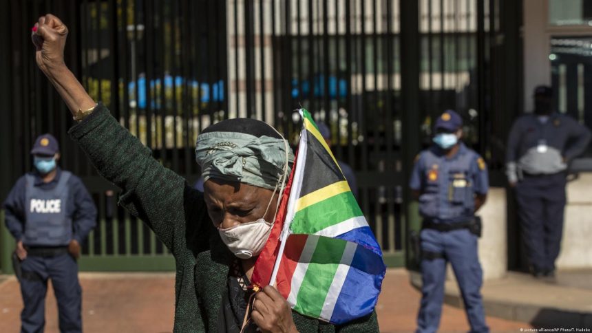 Protestos na África do Sul levam à detenção de 87 manifestantes