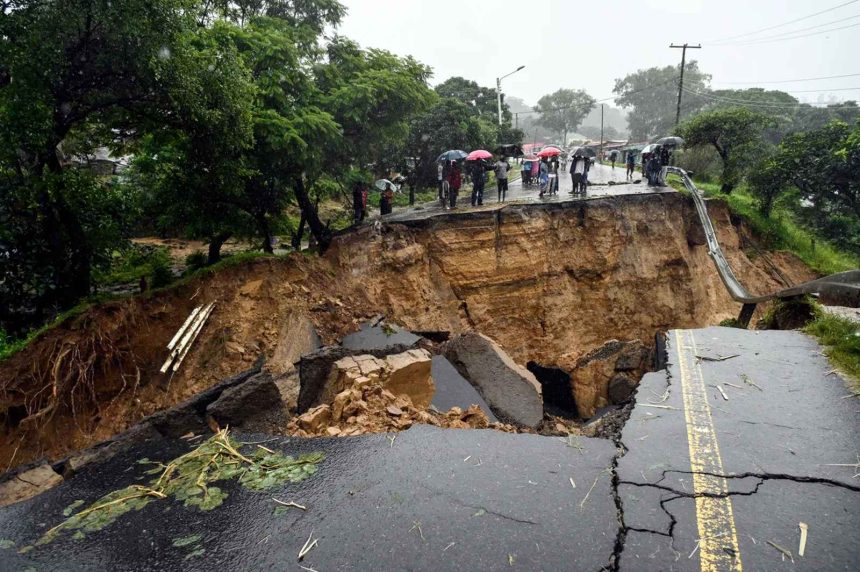 Ciclone Freddy danificou mais de 30 pontes e três mil km de estradas em Moçambique