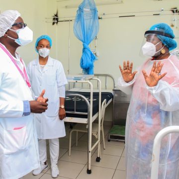 Greve de enfermeiros: Já na sala de operações, paciente é mandado deixar hospital até nova data
