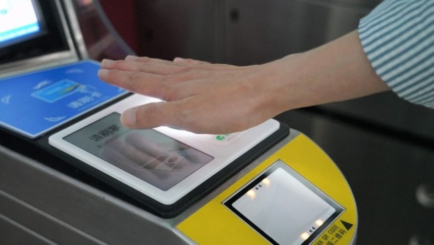 China lança pagamento biométrico com a palma da mão