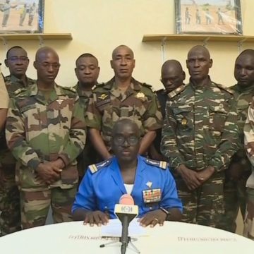 África do Sul qualifica golpe de Estado no Níger de “perturbador” e espera recuo dos militares