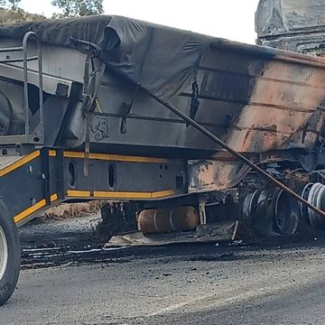 Subiu para 16 o número de camiões assaltados e queimados na África do Sul
