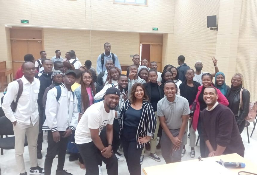 Dentsu e Create Moçambique inspiram jovens finalistas da UEM