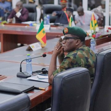 Níger: Delegação da África Ocidental reuniu-se este sábado com o presidente deposto