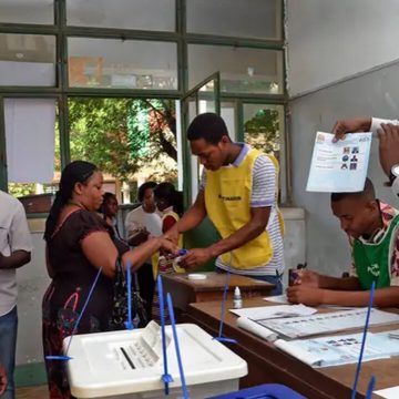 Iniciou hoje na África do Sul a produção de materiais para as eleições autárquicas