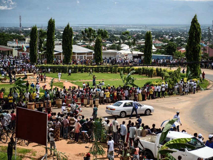 Burundi encerra fronteira com o Ruanda