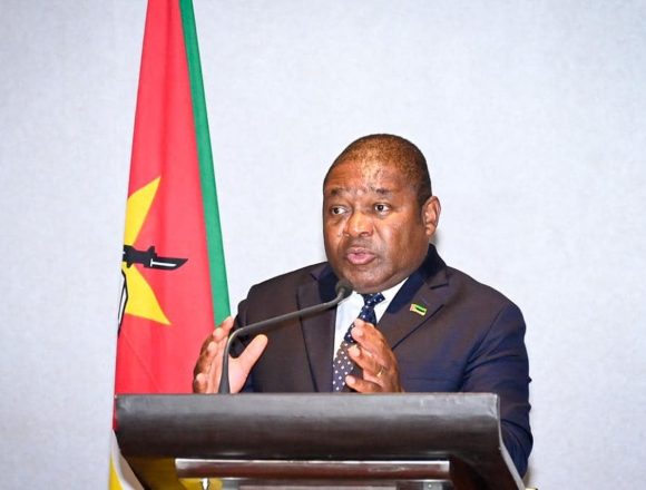 Filipe Nyusi desafia embaixadores moçambicanos a promoverem a imagem do País além-fronteiras