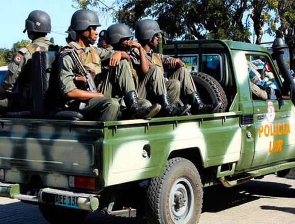 Naparamas matam quatro agentes da UIR com azagaias