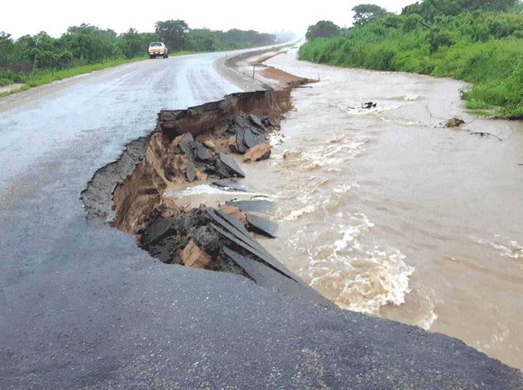 Chuvas cortam uma parte da N1 em Inhambane