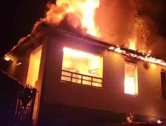 Incêndio de grandes proporções destrói um restaurante na cidade de Maputo