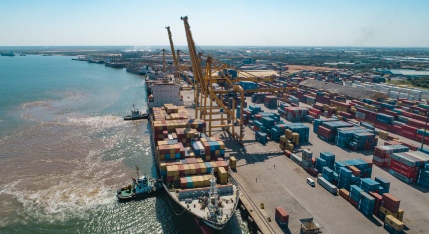 Porto da Beira atingiu recorde histórico de 442 mil TEU de manuseamento de carga