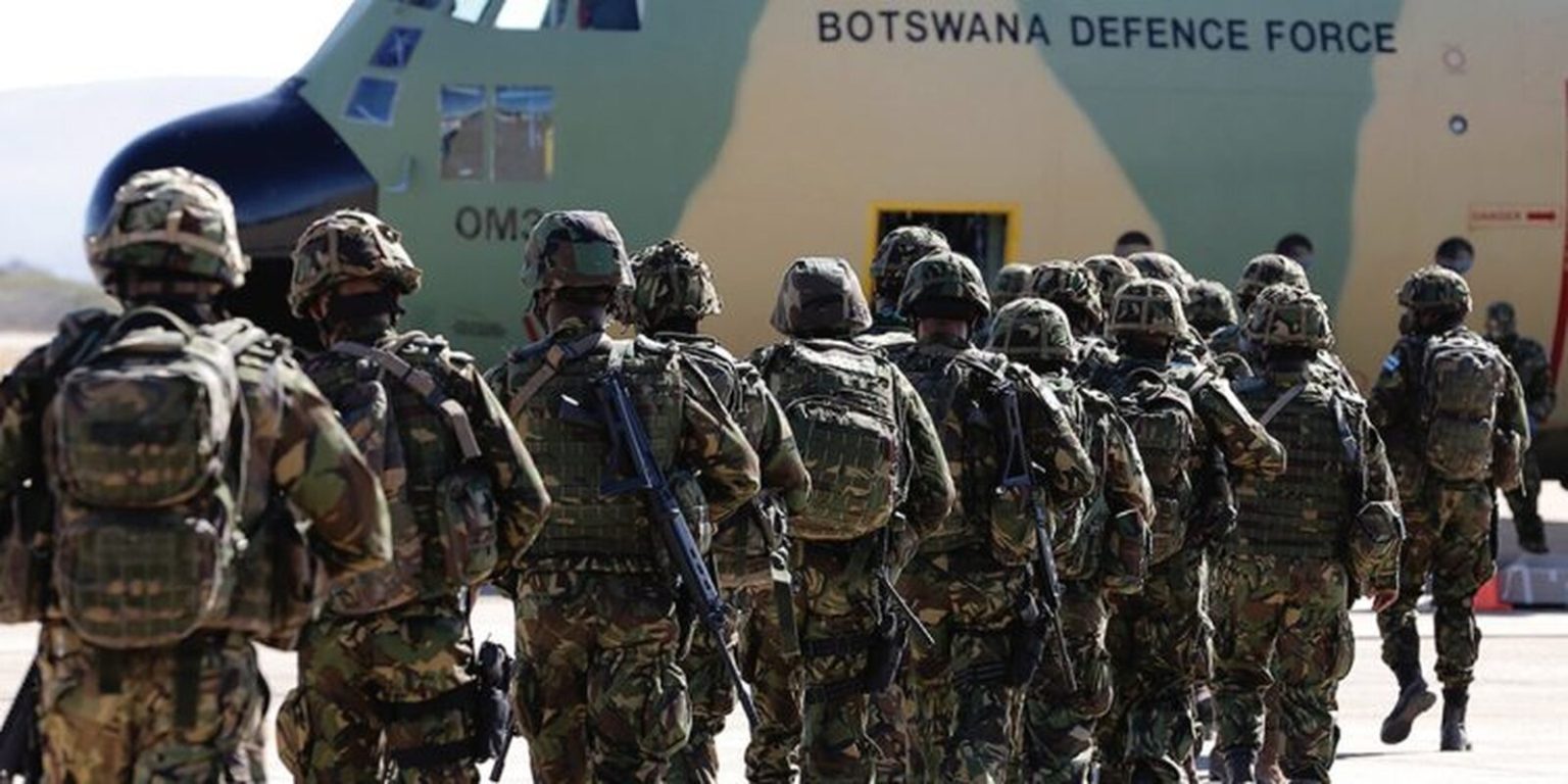 Terrorismo: Militares do Botsuana iniciaram retirada da força da SADC ...