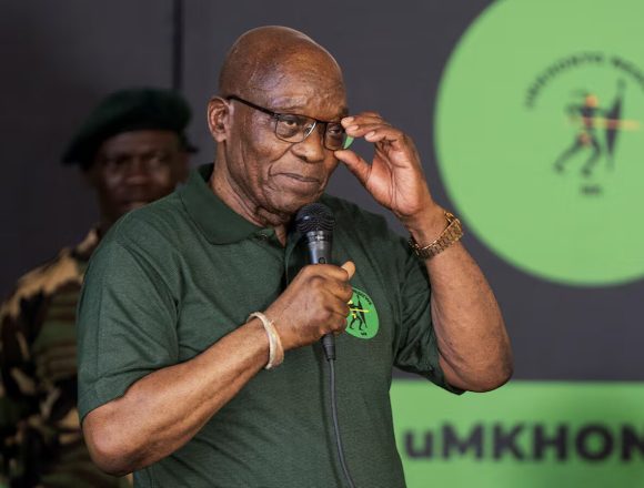 Zuma trava tentativas internas de o afastar da liderança do seu novo partido