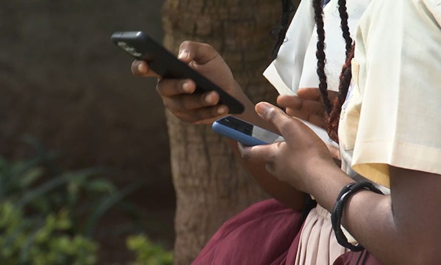 Operadoras de telefonia móvel iniciam trabalhos de reposição das tarifas