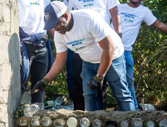 Pernod Ricard junta-se a Cooperativa Repensar para promover o fabrico do bloco de vidro