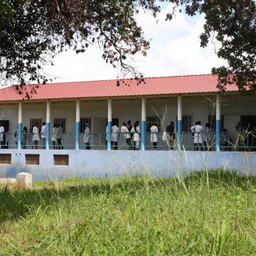 Dívidas da UniLúrio atrasam sonhos de estudantes de ciências de saúde em Nampula