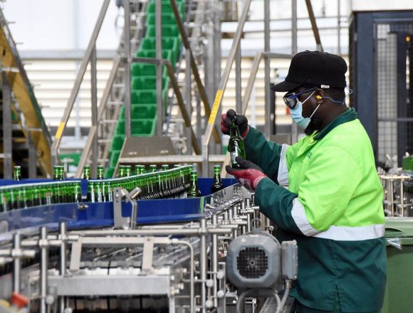 Heineken vai despedir até seis mil postos de trabalho no mundo nos próximos dois anos