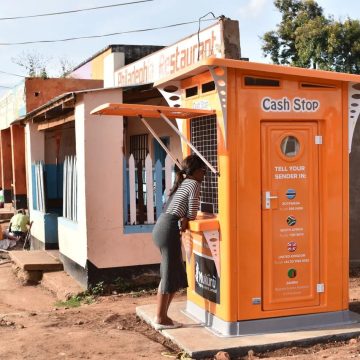 Fintechs enviam aviões com dinheiro para o Zimbabué para satisfazer a procura por dólares