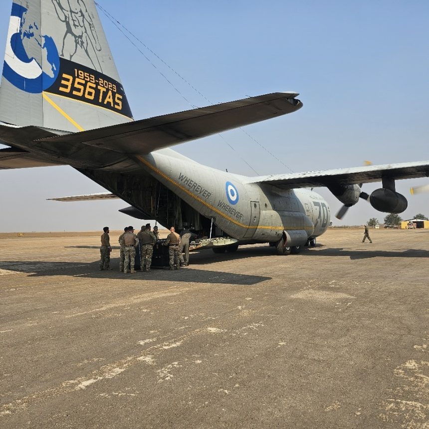 Combate ao terrorismo: Militares gregos condecorados pelo apoio a Moçambique