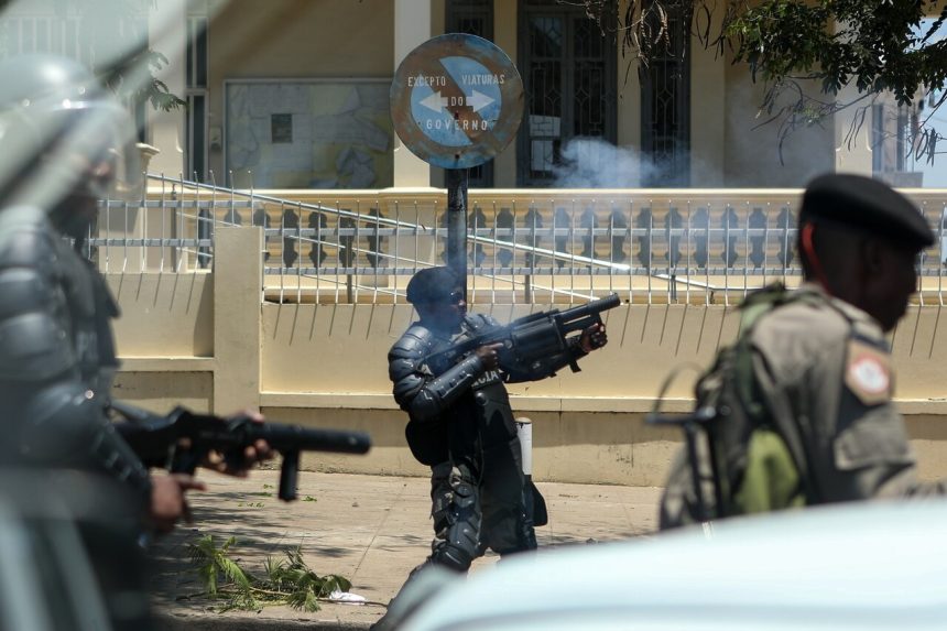 Moçambicanos violentados pelo próprio Estado, na própria terra – CDD