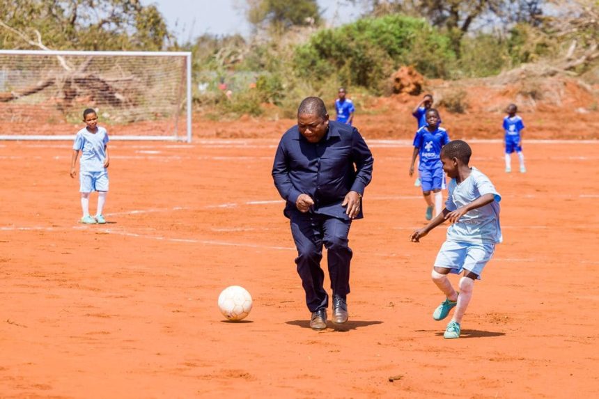 Moçambique precisa transitar do desporto artesanal para semi-industrial, defende Nyusi