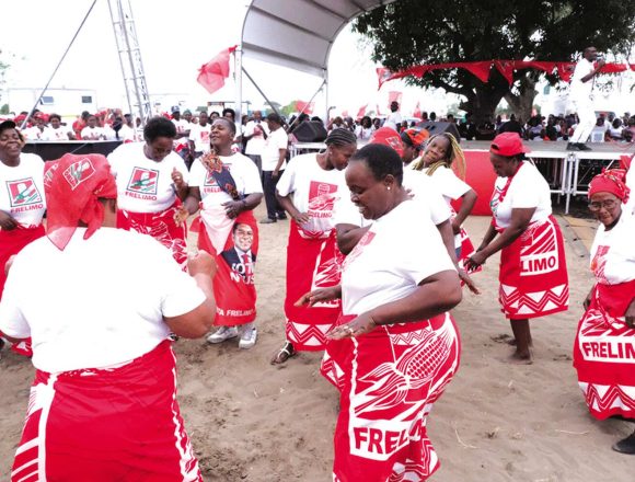 Alunos à deriva enquanto professores participam de campanha da Frelimo