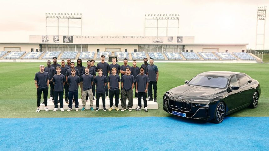 Real Madrid: Jogadores presenteados com BMW luxuosos