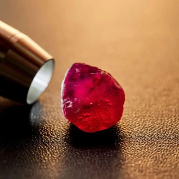 Ruby Mining arrecada em leilão de rubis 2,3 milhões de dólares