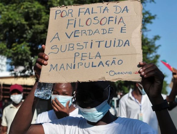 Albino Forquilha reafirma continuidade das manifestações. “Até ao fim”