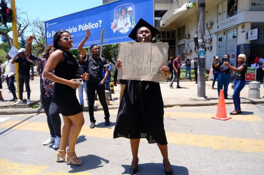 Manifestantes ocupam principais avenidas no segundo dia de “buzinadas”