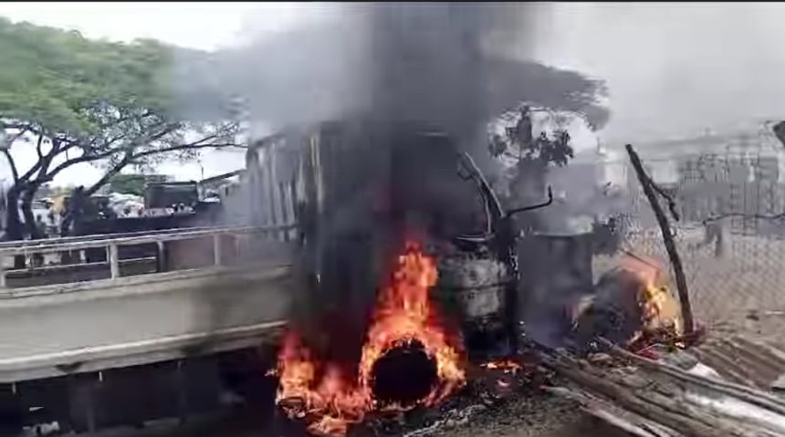 Maputo: Polícia baleia mortalmente manifestante e população destrói esquadra em retaliação