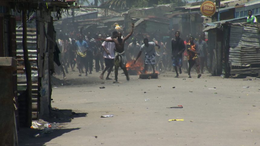 Manifestações provocam dezenas de mortos e um rasto de destruição na cidade da Beira