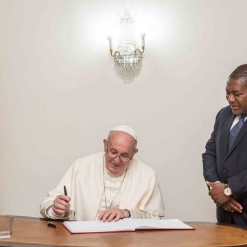 Papa Francisco apela à paz face à crise eleitoral que se vive em Moçambique