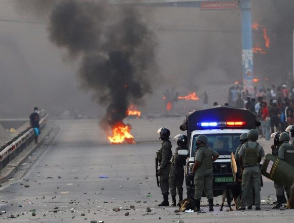 Reino Unido desaconselha viagens para Moçambique a partir de segunda-feira