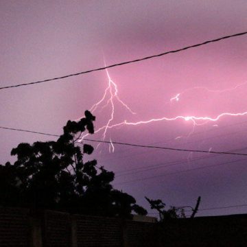 Descargas atmosféricas matam 10 pessoas em Tete