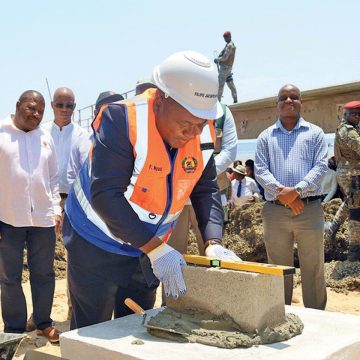 Mesmo sem licença ambiental, Nyusi lançou a primeira pedra para a construção da Ponte Cais de Kanyaka