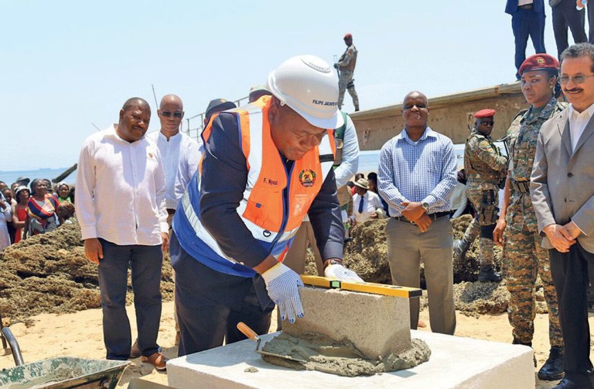 Mesmo sem licença ambiental, Nyusi lançou a primeira pedra para a construção da Ponte Cais de Kanyaka